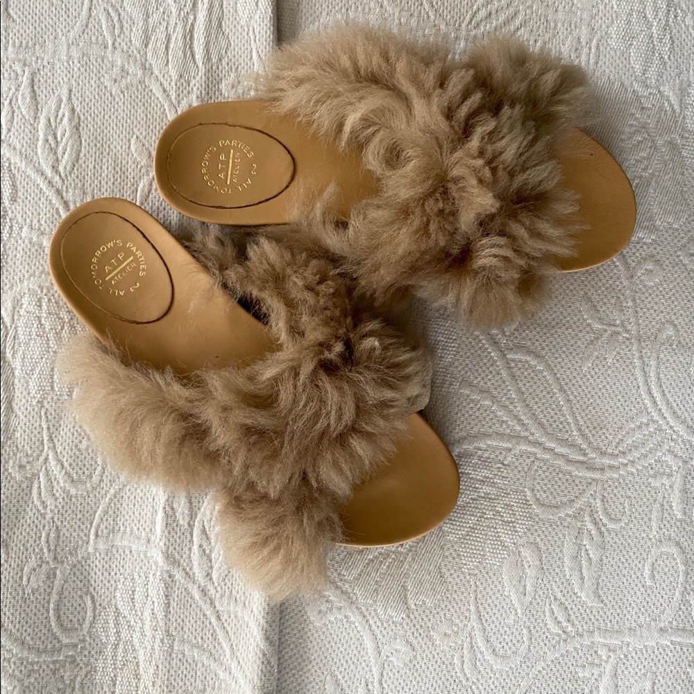 Gorgeous Italian slippers.  Run slightly small hence I need to  sell them! - Picture 3 of 7